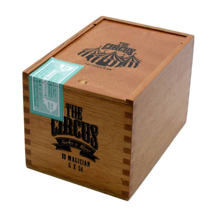 The Circus Magician (Gran Toro) (25)